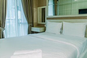 Deluxe Apartment - Homey And Warm Studio Room At Tifolia Apartment (Jakarta)