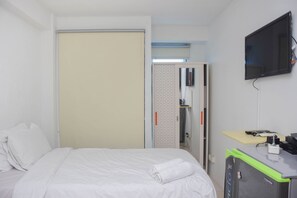 Deluxe Apartment - Cozy Stay And Homey Studio At Tifolia Apartment (Jakarta)