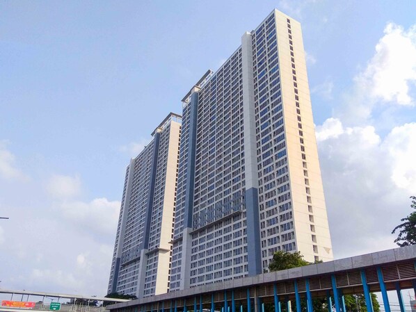 Exterior - Homey And Comfort Studio At Tifolia Apartment (Jakarta)