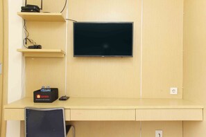 Living area - Homey And Comfort Studio At Tifolia Apartment (Jakarta)