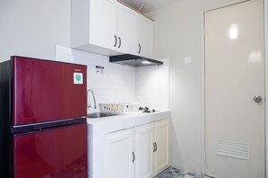 Private kitchen - Cozy And Minimalist 2Br Apartment At Pakubuwono Terrace (Jakarta)