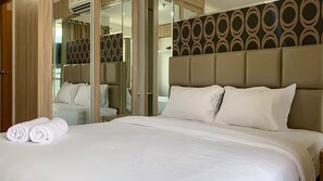 Deluxe Apartment | Free WiFi - Cozy And Tidy Studio At Tifolia Apartment (Jakarta)