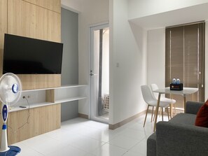 Interior - Comfortable And Spacious 1Br Tokyo Riverside Pik 2 Apartment (Teluknaga)