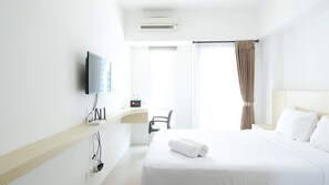 Deluxe Apartment | Free WiFi - Good Studio Connected To Mall At Orchard Supermall Mansion Apartment (Surabaya)