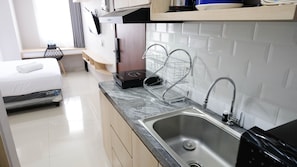 Deluxe-Apartment | Eigene Küche | Großer Kühlschrank, Herdplatte, Reiskocher