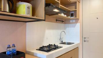 Deluxe Apartment | Dapur peribadi | Peti sejuk/penyejuk beku saiz penuh, dapur, periuk nasi