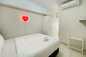 Deluxe Apartment | Free WiFi - Modern And Homey 2Br At Springlake Summarecon Bekasi Apartment (Bekasi)