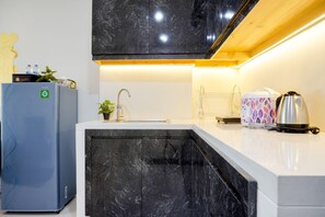 Deluxe-Apartment | Eigene Küche | Großer Kühlschrank, Herdplatte, Reiskocher
