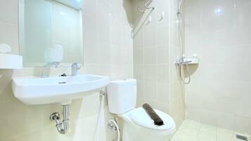Departamento Deluxe | Baño | Regadera y toallas