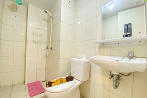 Bathroom - Best Homey And Nice 2Br At Springalake Summarecon Bekasi Apartment (Bekasi)