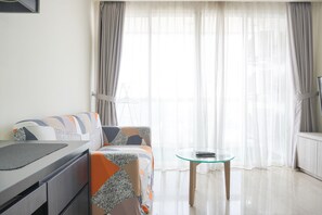 Deluxe Apartment | Living area