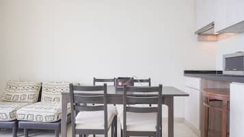 Deluxe Apartment | Living area