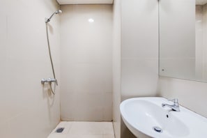 Bathroom - Simply Look Studio At Atria Residences Gading Serpong Apartment (Gading Serpong)