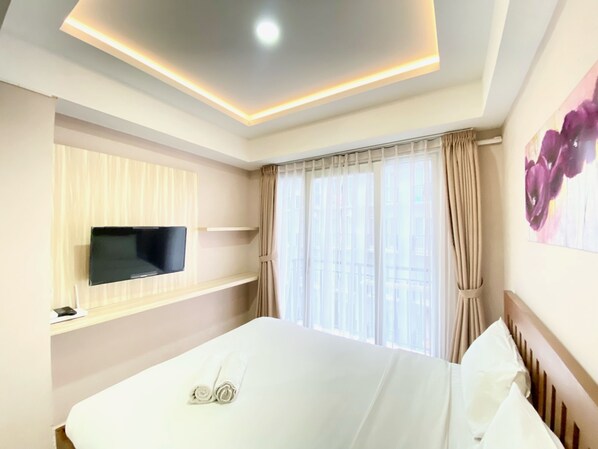 Deluxe Apartment | Free WiFi - Homey Studio Room At Grand Asia Afrika Apartment (Bandung)