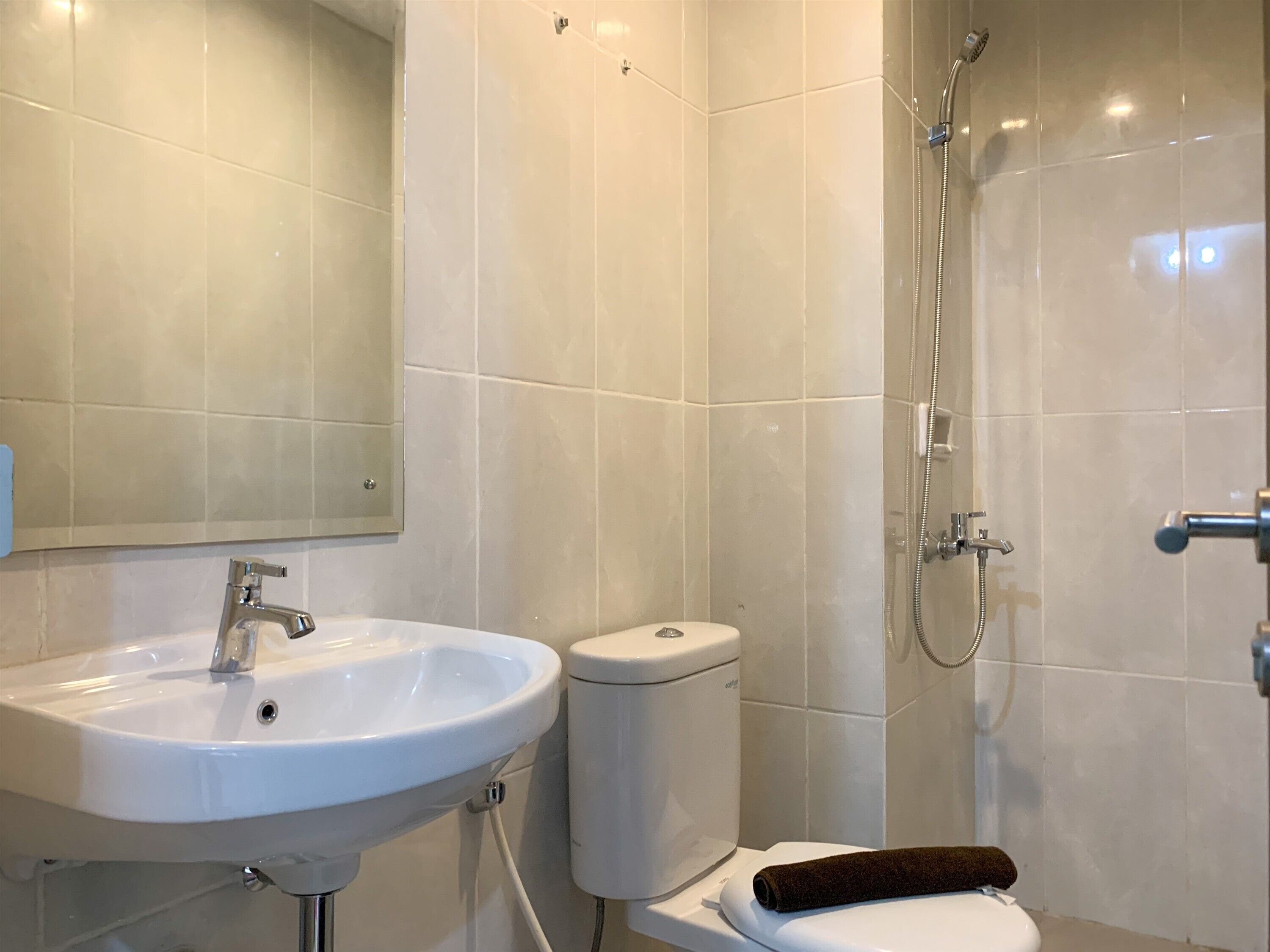 Deluxe Apartment | Bathroom
