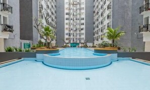 Outdoor pool - Modest 2Br Apartment At Jarrdin Cihampelas (Bandung)