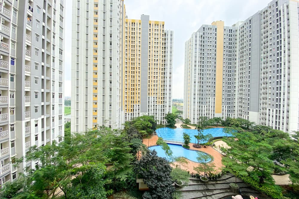 Elegant And Comfy 2Br Springlake Summarecon Bekasi Apartment Near Summarecon Mall