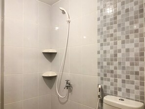 Bathroom - Classic 2Br At 7Th Floor Tokyo Riverside Pik 2Apartment (Teluknaga)