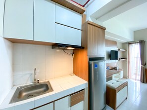 Căn hộ Deluxe | Bếp riêng | Tủ lạnh, bếp nấu, nồi cơm 