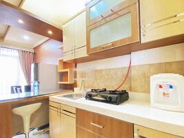 Refrigerador con freezer, placa de cocina