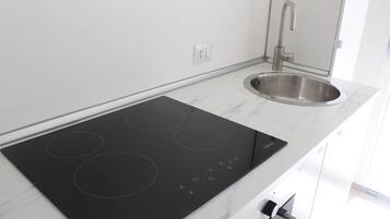 Basic Apartment | Private kitchen