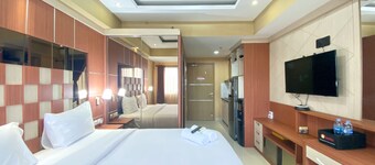 Cozy Studio Room At Oasis Cikarang Apartment