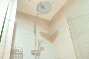 Deluxe-Apartment | Badezimmer