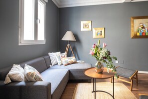 Smart TV - Diseño y Confort by Wehomes (Santander)