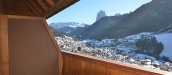 Comfortable attic room with panoramic view & balcony - free Wi-Fi 