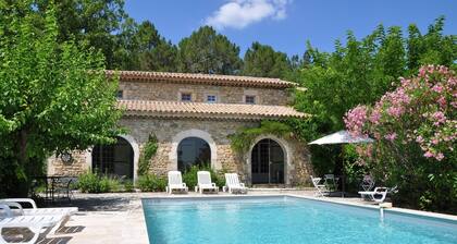 VILLA PROVENCALE. 1Ha. CONFORT & CALME ABSOLUS. Piscine 10 x 5. WI-FI (fibre)