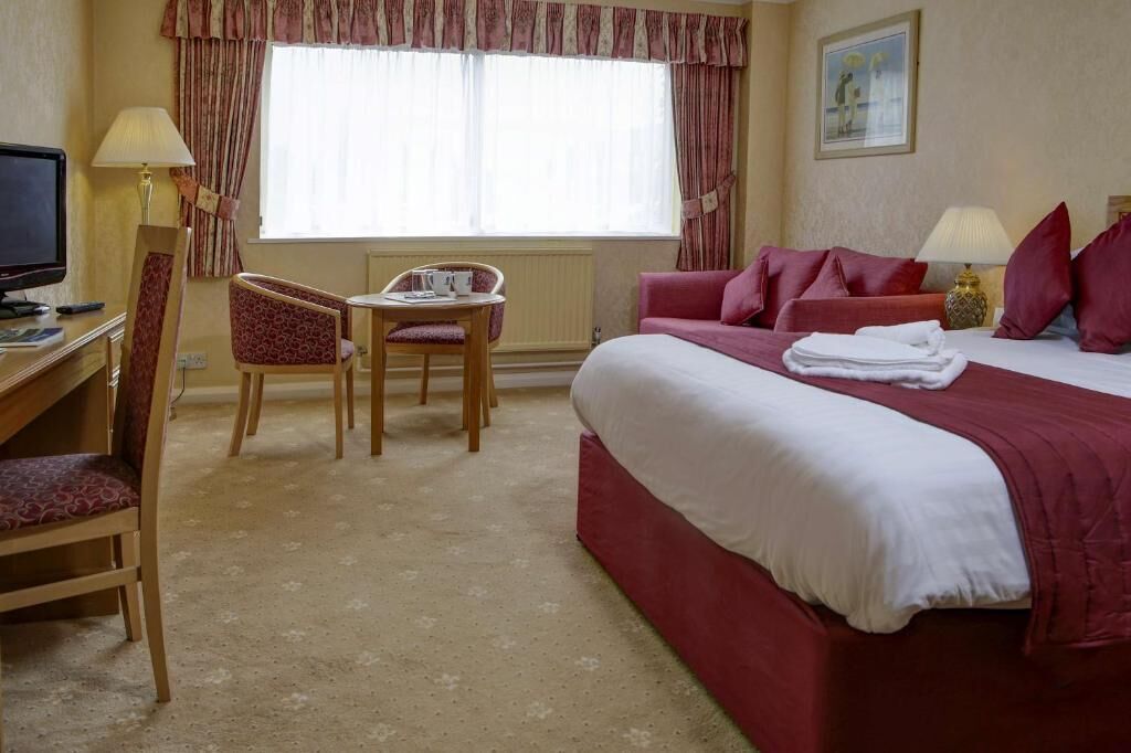 Laptop workspace, iron/ironing board, free cribs/infant beds, free WiFi