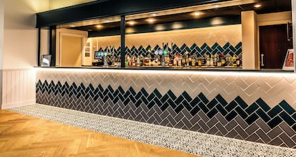 Tiverton Hotel Lounge & Venue