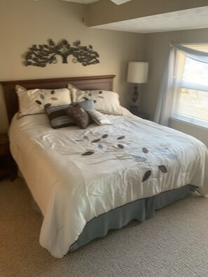 3 bedrooms, iron/ironing board, free WiFi, bed sheets