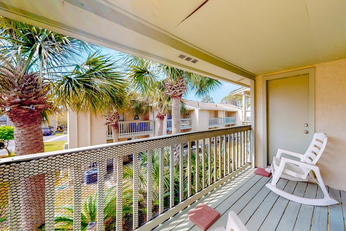 Gulf Highlands condo with pool, hot tub, tennis, fitness center, & private patio
