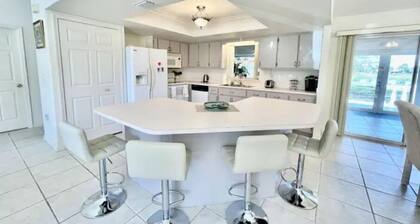 A Quiet Retreat on Spring Lake!