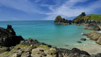 Una spiaggia nelle vicinanze