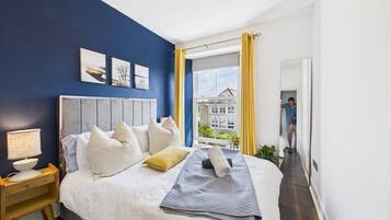 1 bedroom, desk, iron/ironing board, internet