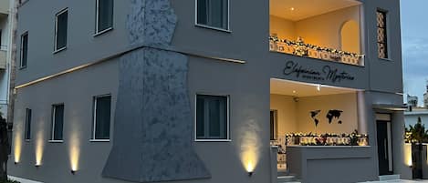 المنشأة من الخارج