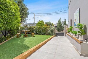 Garden - Elefsinian Mysteries Apartments (Elefsina)