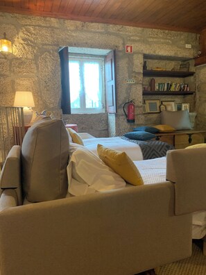 3 bedrooms, iron/ironing board, travel cot, free WiFi