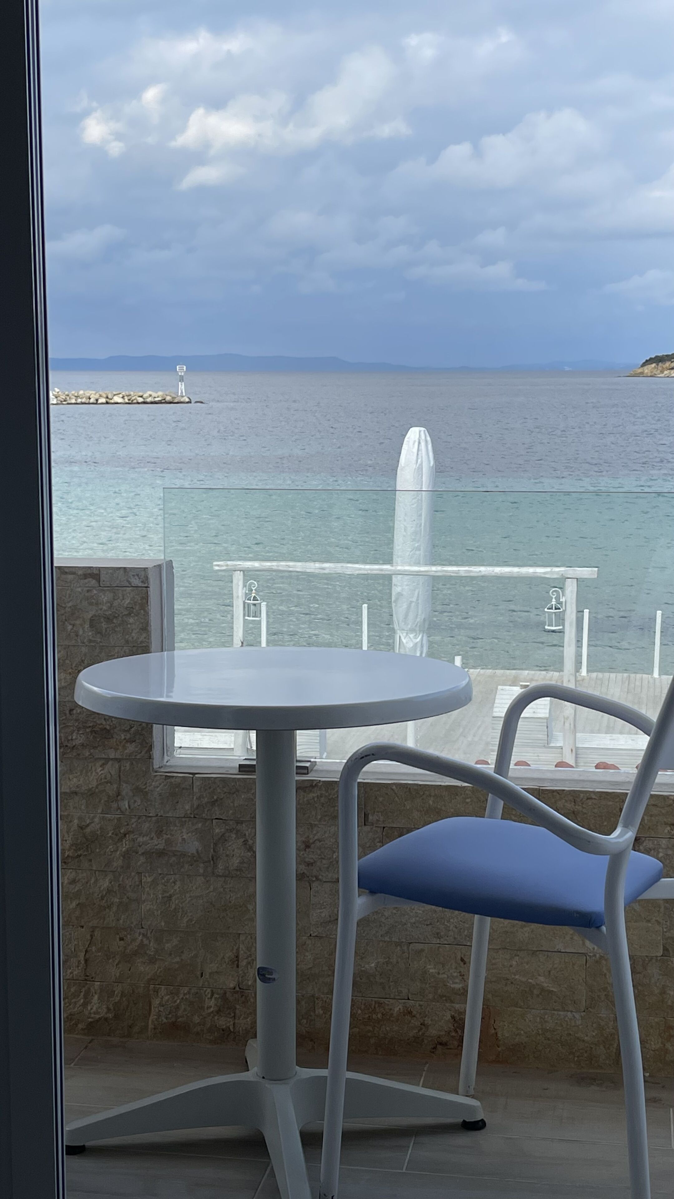 طراز فريد لكل وحدة ومكتب ومساحة عمل للكمبيوتر المحمول وستائر تعتيم