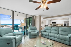 Smart TV, reproductor de DVD y libros 