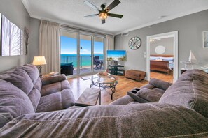 TV, DVD player - 🏖️Gulf Front, Amazing Views-2BR Twin Palms 1601🏖️ (Panama City Beach)
