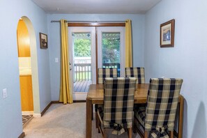 Interior - Quaint home in Oak Hill, Conveniently Located. (Oak Hill)