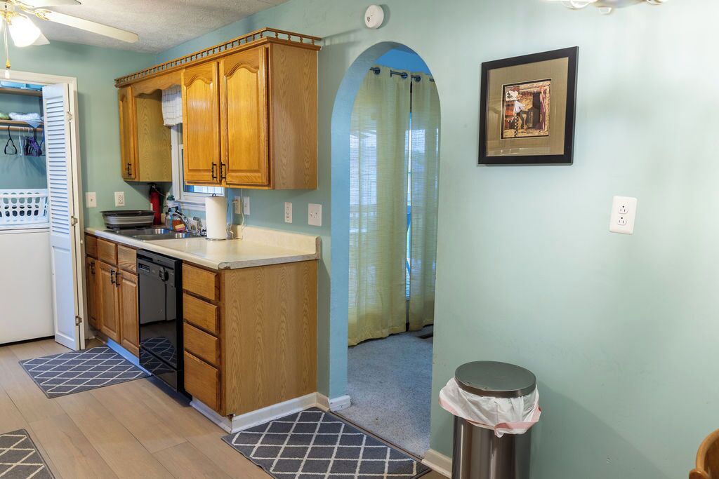 Kylskåp, mikrovågsugn, ugn och spishäll