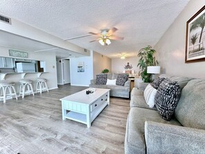 تلفزيون ذكي، مشغل دي في دي، كُتُب