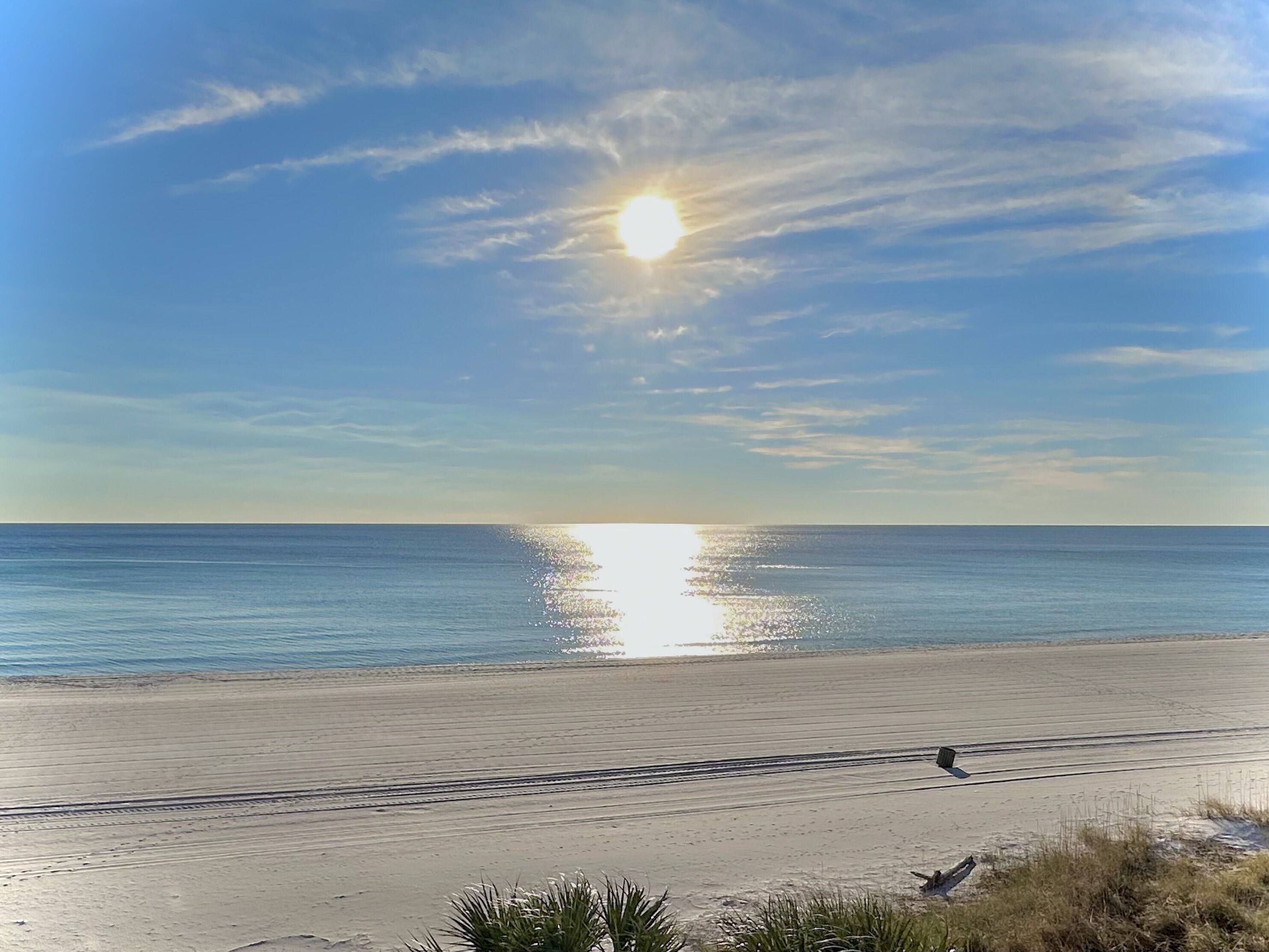 Beach Front on a Budget! Clean & Spacious! PW305