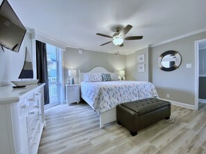 3 habitaciones, tabla de planchar con plancha y cuna de viaje 