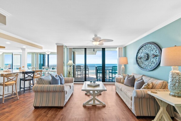 Smart TV, reproductor de DVD y libros 