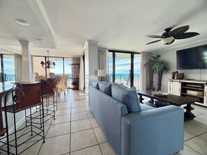 Smart TV, lettore DVD, libri